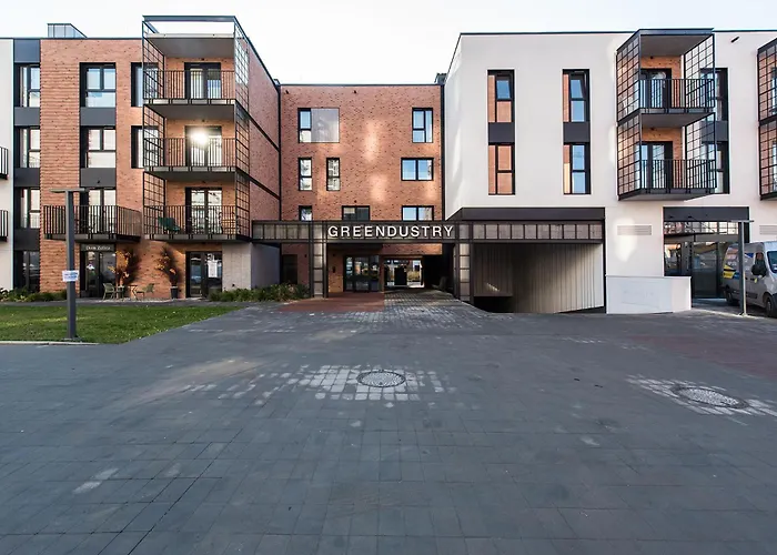 Apartment Blue Near Schindler